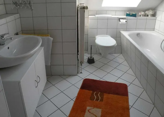 In Ruegen With 3 Bedrooms Vakantiehuis Garz (Rugen)